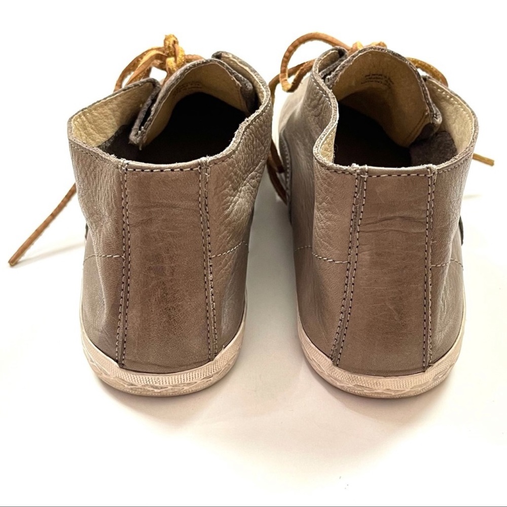 Frye Mindy Chukka Boots - Picture 5 of 8